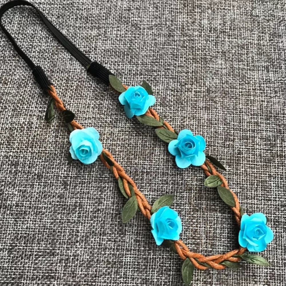 Flower headband 💙💙💙 - Picture 2 of 3
